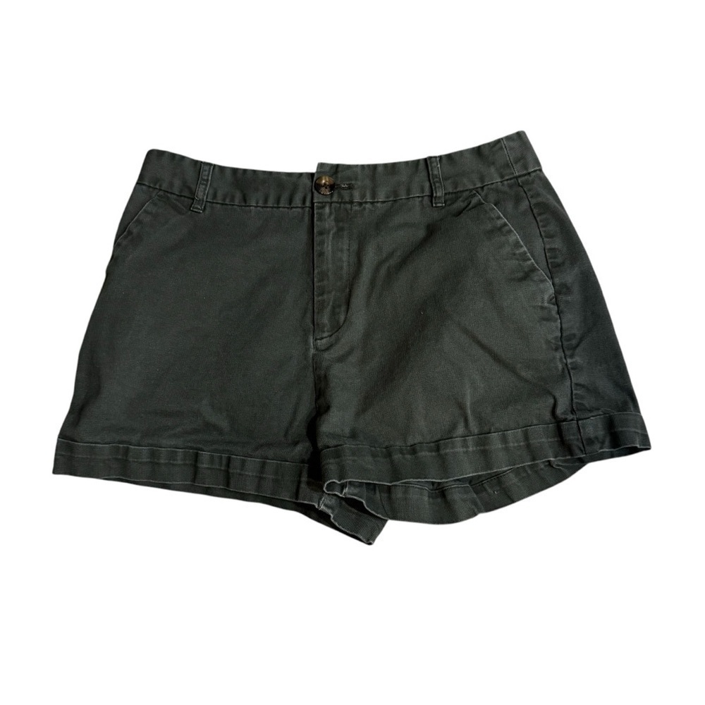 Dark green short khaki shorts, zipper & button closure, pockets, beltloops, XS.